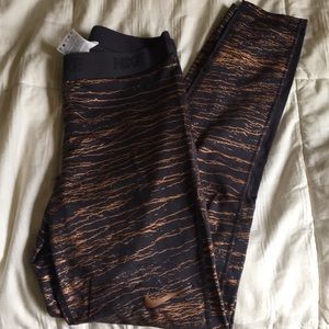 Nike dry fit leggings, Sz L, excellent condition